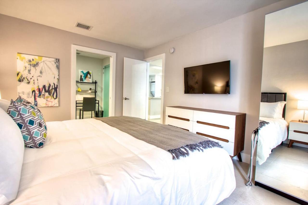 Designer River View Apartments Форт Лодърдейл Екстериор снимка