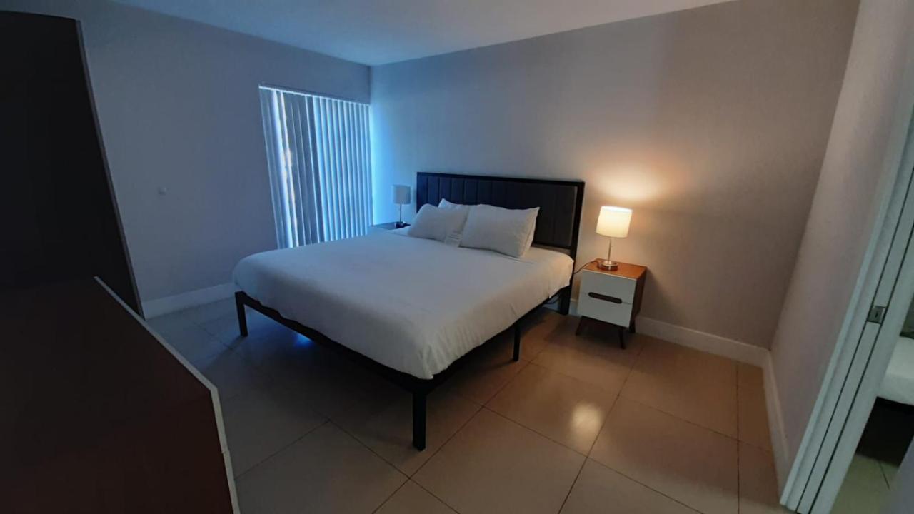 Designer River View Apartments Форт Лодърдейл Екстериор снимка