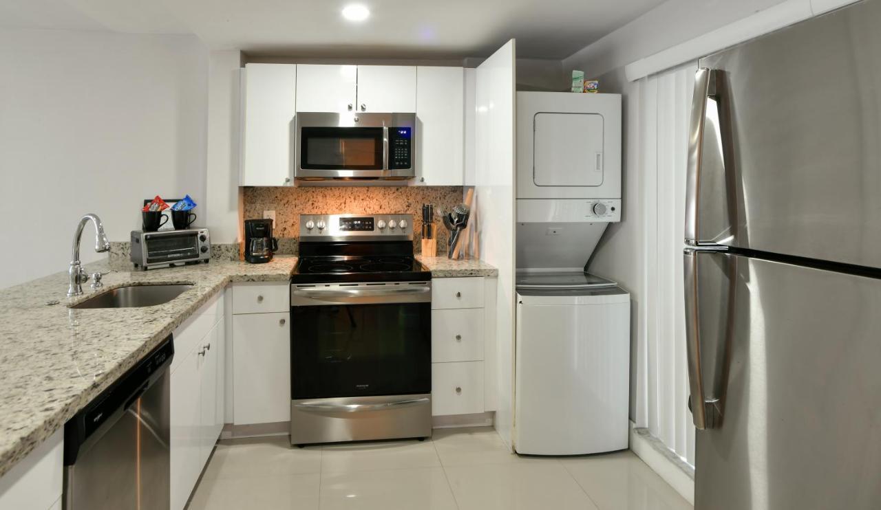 Designer River View Apartments Форт Лодърдейл Екстериор снимка