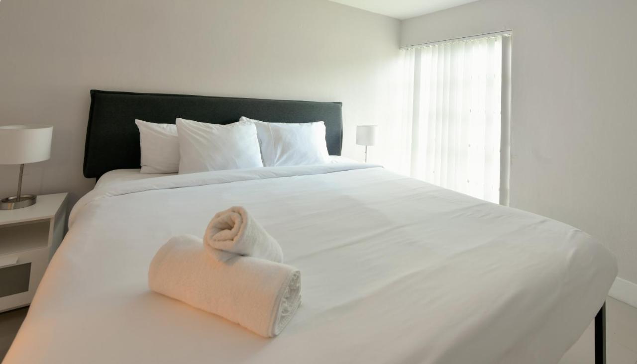 Designer River View Apartments Форт Лодърдейл Екстериор снимка