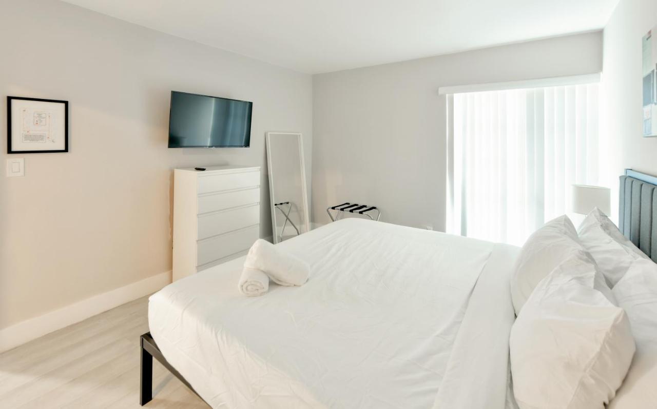 Designer River View Apartments Форт Лодърдейл Екстериор снимка