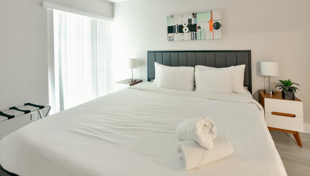 Designer River View Apartments Форт Лодърдейл Екстериор снимка