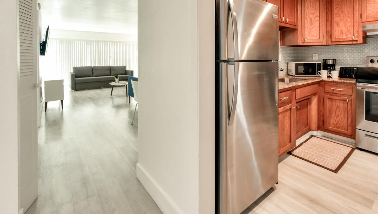 Designer River View Apartments Форт Лодърдейл Екстериор снимка